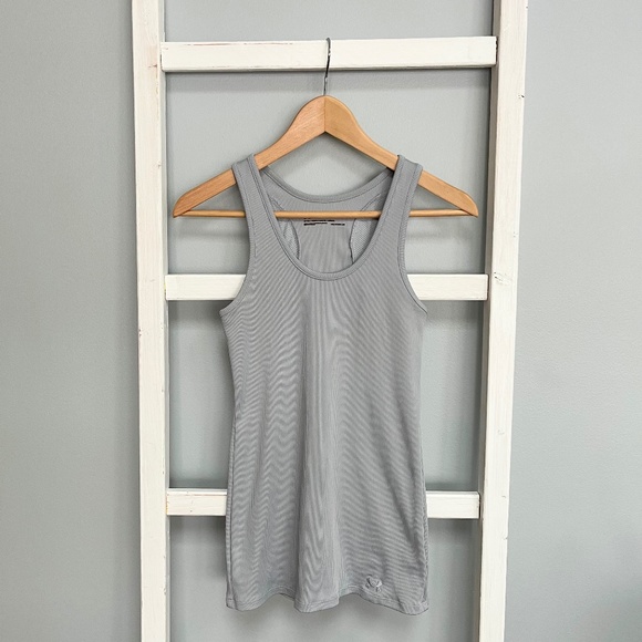 Women's Under Armor Victory Tank - Picture 1 of 6